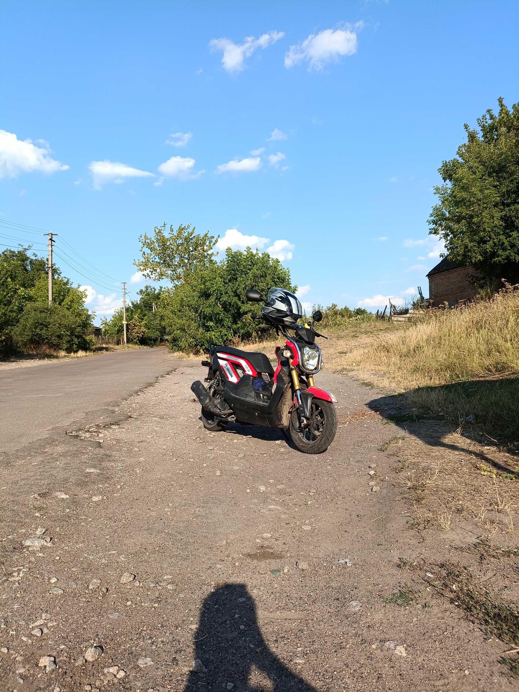 Spark 150-20cc скутер