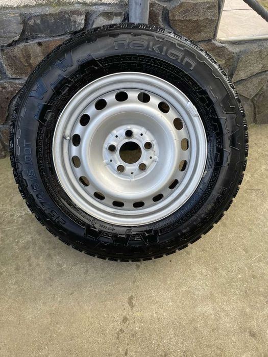 Резина в зборі  215/70/16