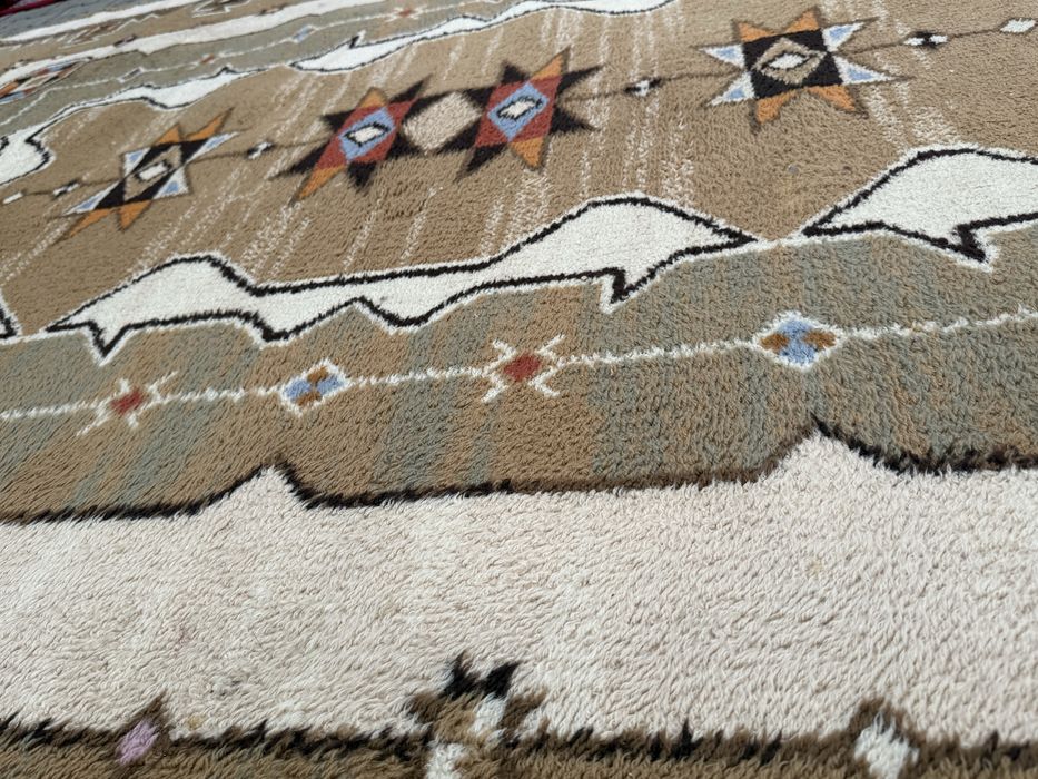 Dywan 345×243 cm – geometryczny wzór, styl etniczny