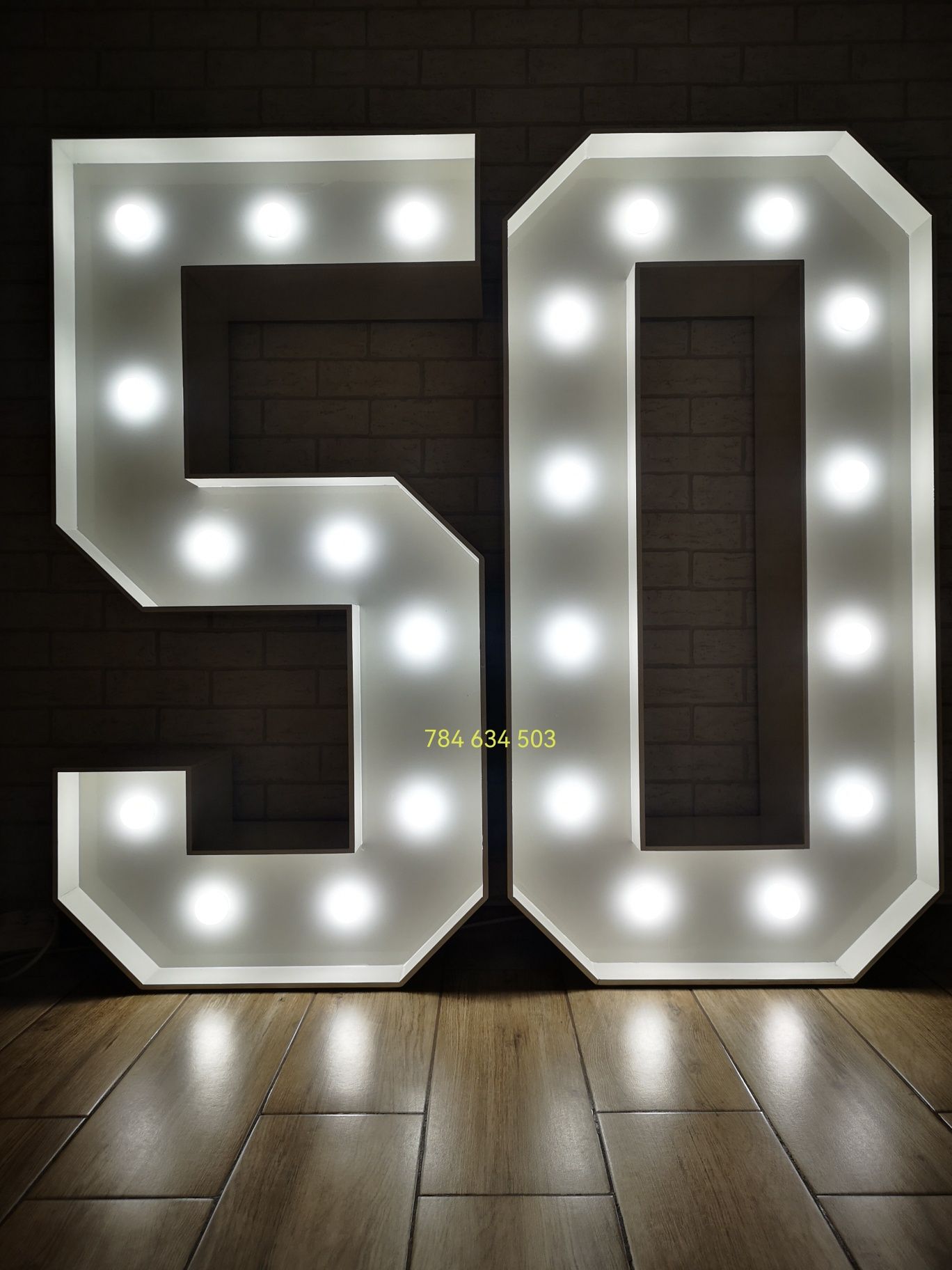 Napis 18 30 LED dekoracja 3D 40 50 osiemnastka ścianka stelaż wynajem