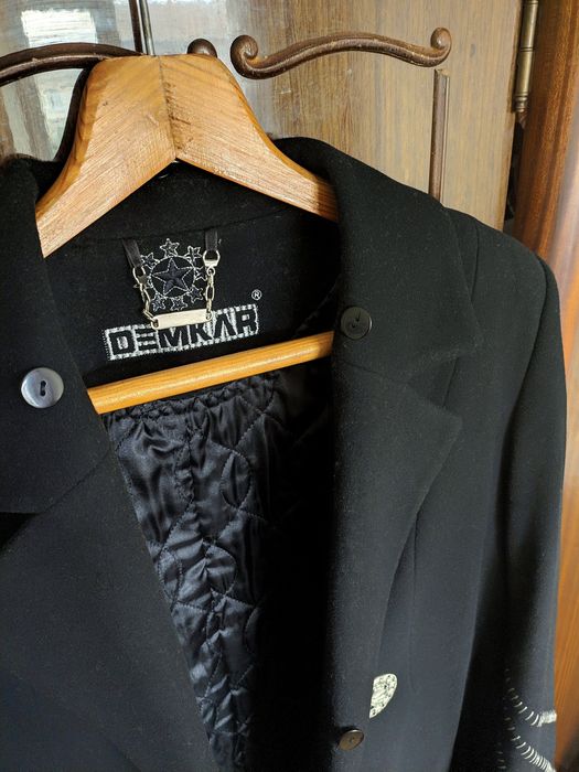 Пальто жіноче чорне з хутром