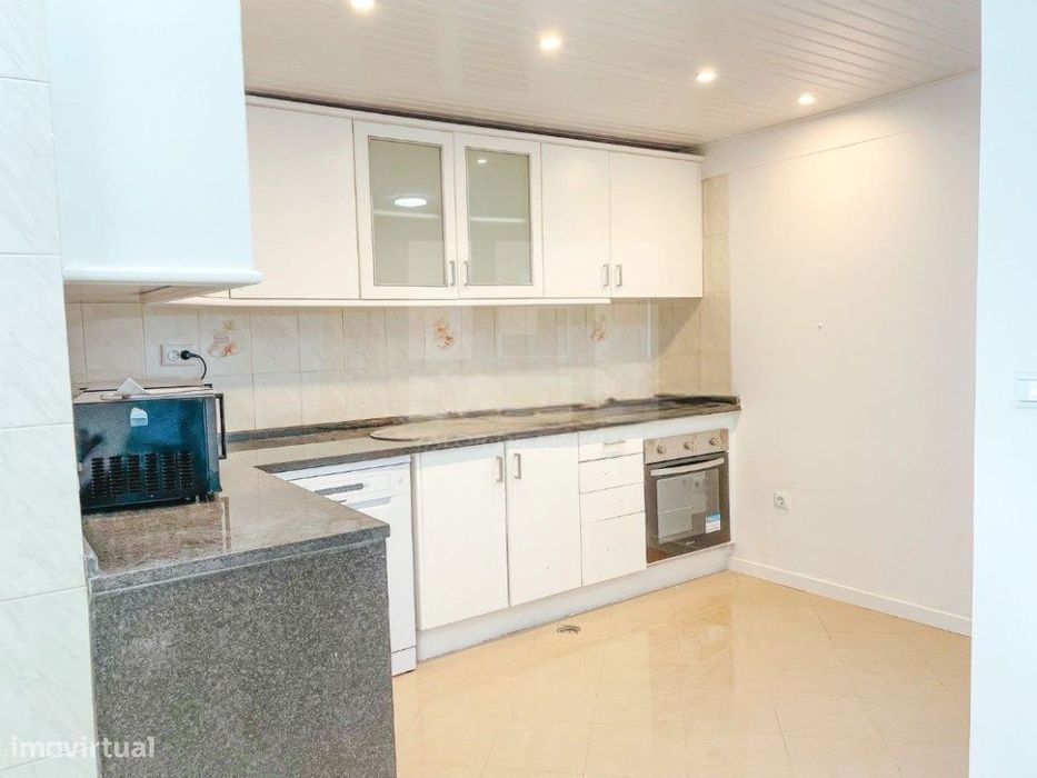 2 Moradias Remodeladas Com 2 Pisos, Vendidas Em Conjunto