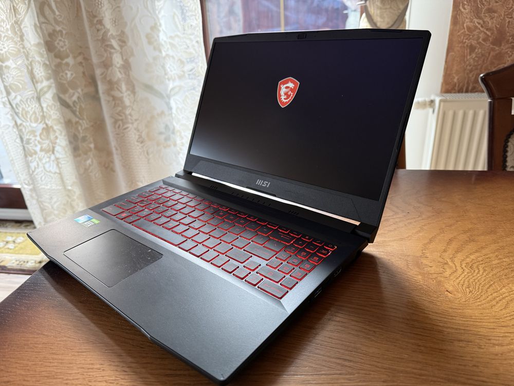 Lapto gamingowy MSI KATANA