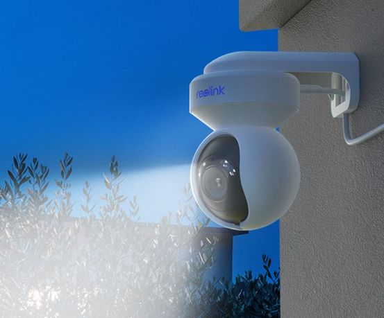 Kamera E1 Outdoor z lampą obrotowa wifi śledzenie postaci i pojazdów
