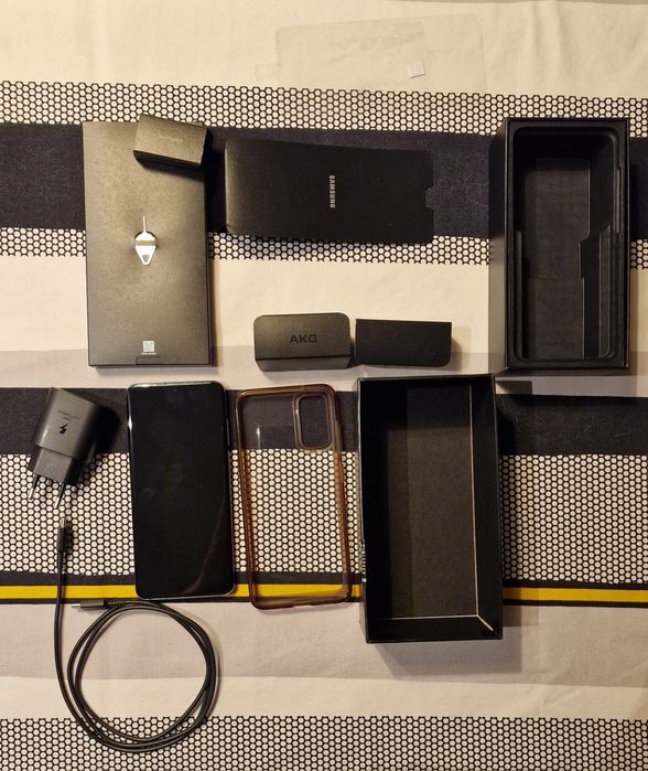 Samsung Galaxy S20, 128GB, nowe słuchawki AKG, etui Spiegen, Dual  SIM