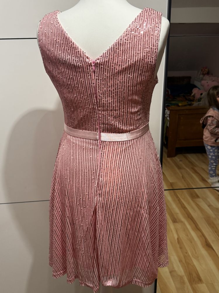 Sukienka Dress tells