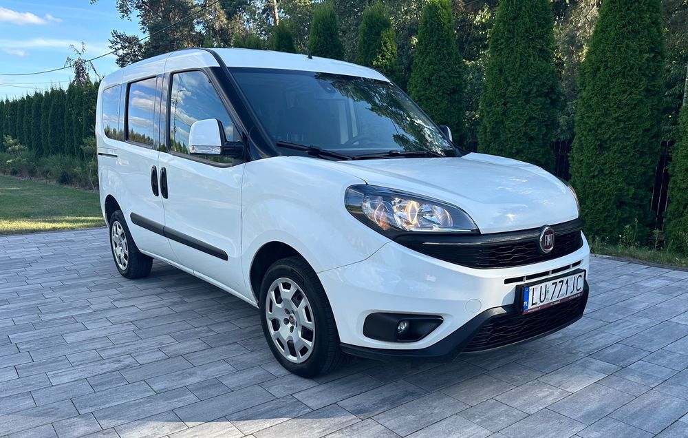 Wynajem auto dostawcze Fiat Doblo