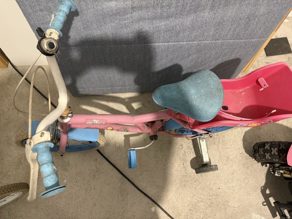 Vemdo bicicleta de menina usada