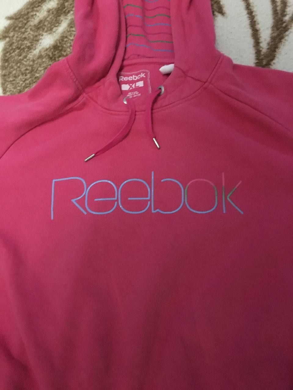 Продам новую худи фирма Reebok