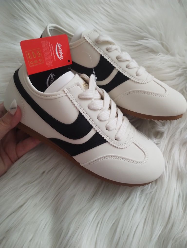 Buty sportowe damskie