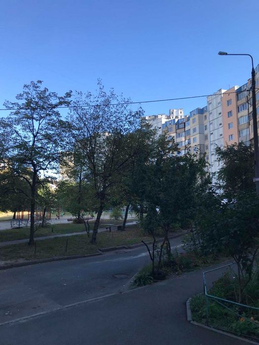 Продаж 3-кімнатної квартири,  вул. Каштанова, 8а