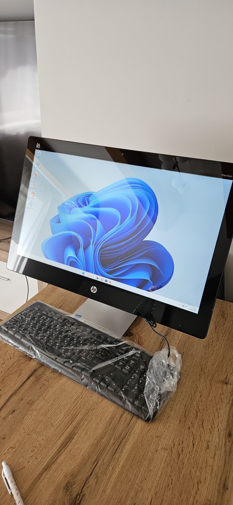 Świetny komputer All in one HP pavilion 23cale ssd i5