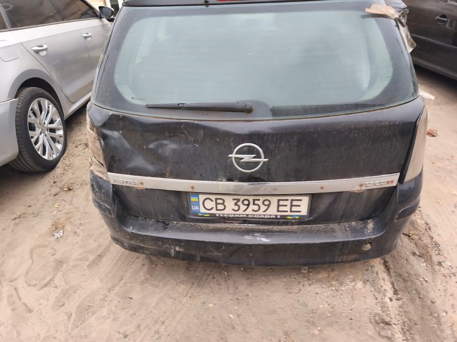Продам авто под ремонт.