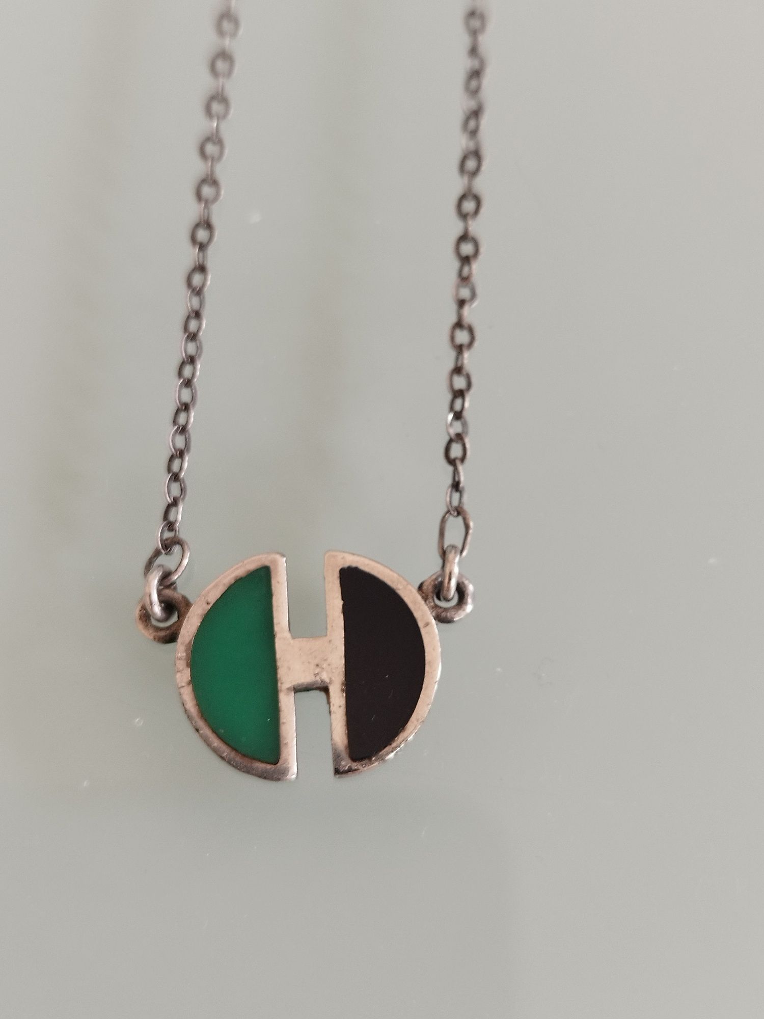 Lindo colar de prata vintage dos anos 70.