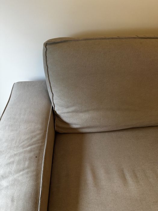 Sofa de dois lugares