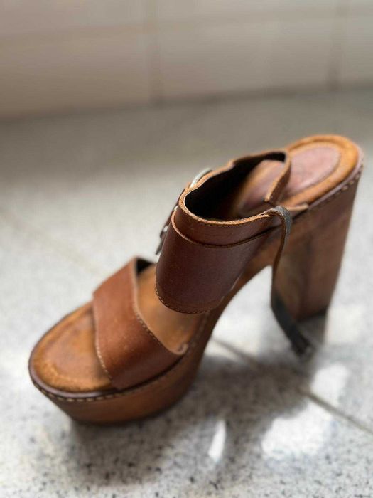 Sandálias de marca XUZ