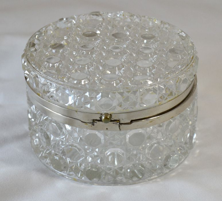Caixa redonda em vidro BACCARAT com aplicação em metal prateado