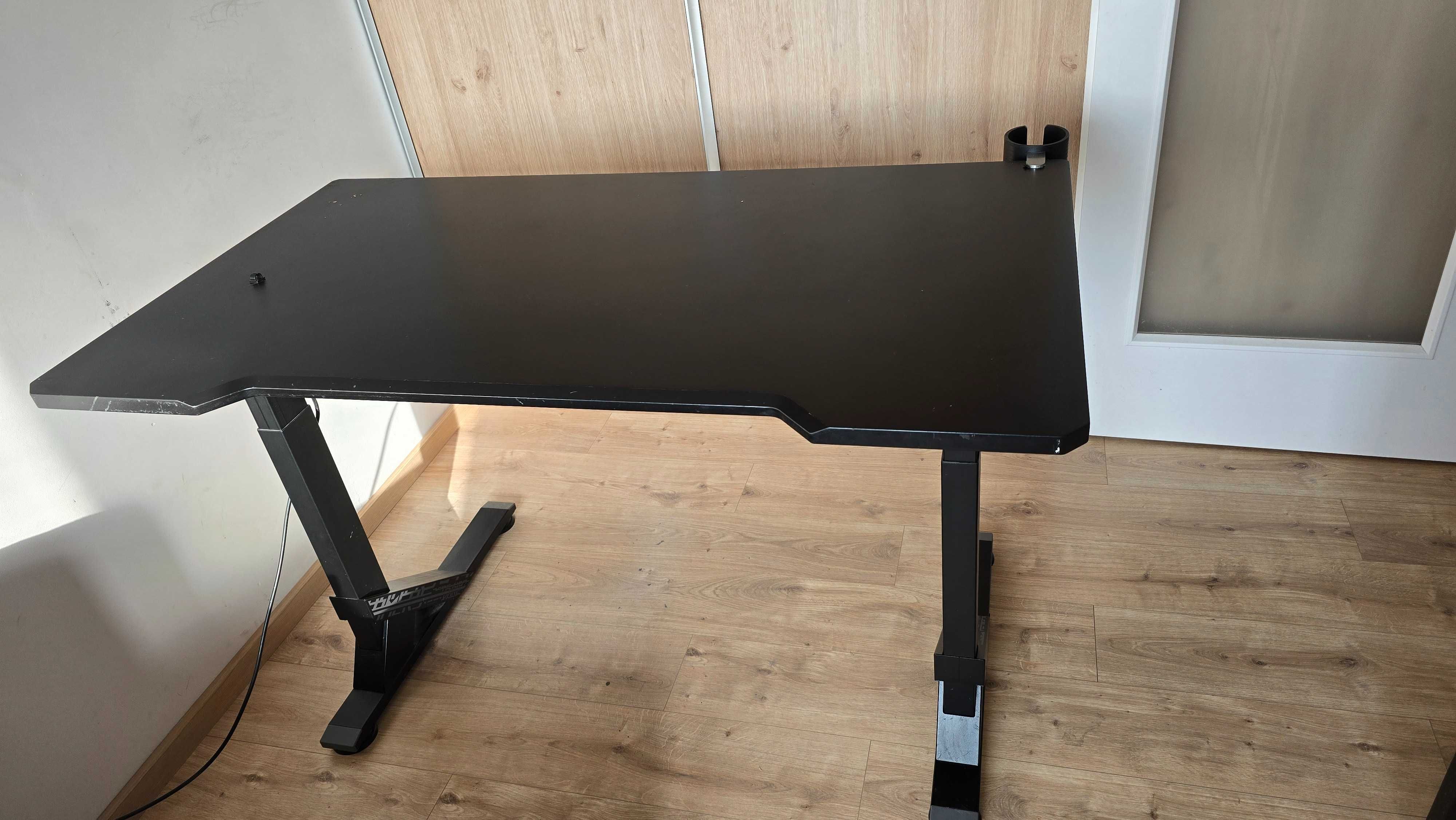 Biurko gamingowe Uppsel IKEA 140 cm x 80 cm