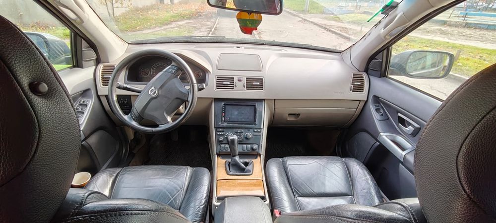 Volvo XC90 2.4 дизель механіка повний привід