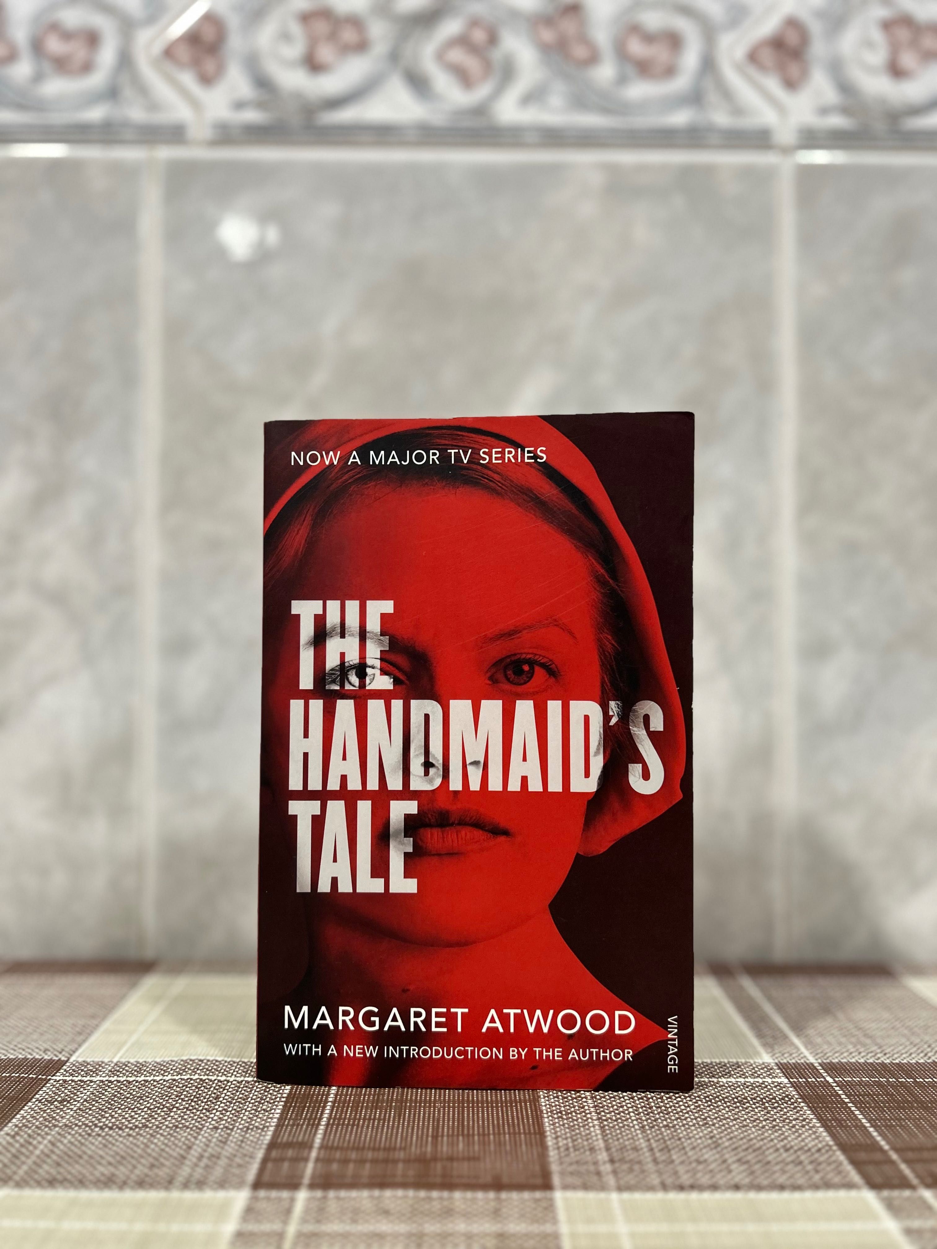 The Handmaid’s Tale (Inglês) - Margaret Atwood.