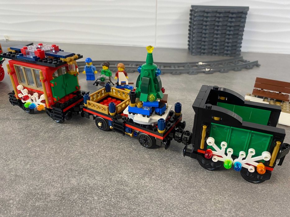 LEGO Creator Świąteczny pociąg 10254