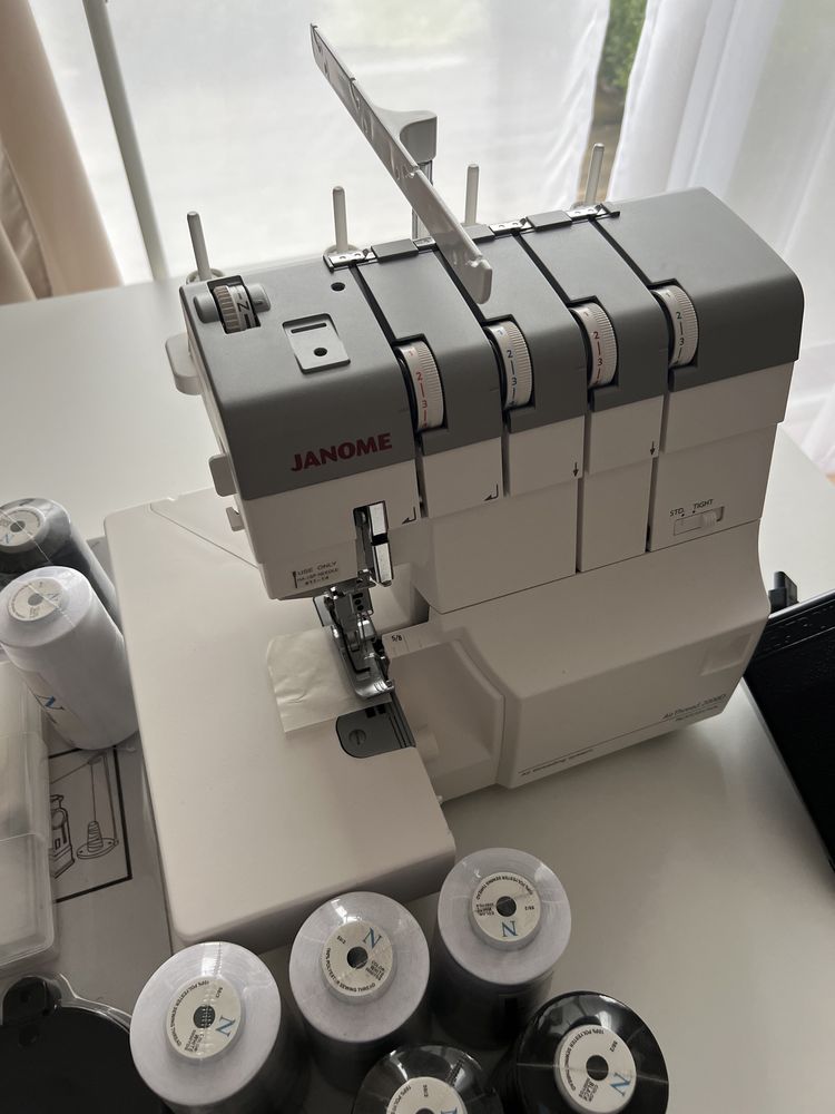 Overlock Janome Air Thread 2000D Professional