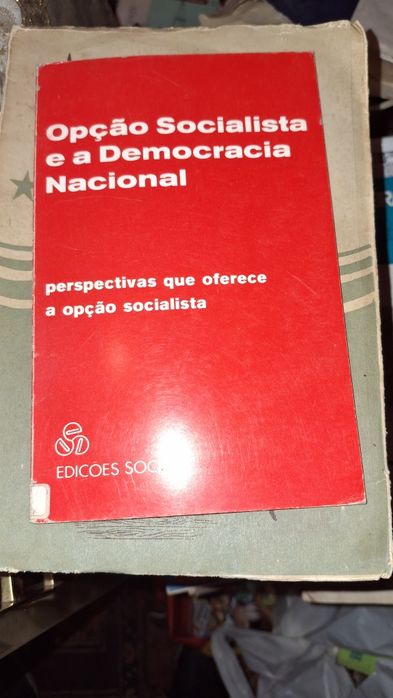 Opção socialista e democracia nacional Nodari Simonia