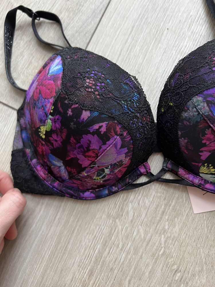 Victoria’s Secret biustonosz push up 32B nowy powiększający o 2 rozm.