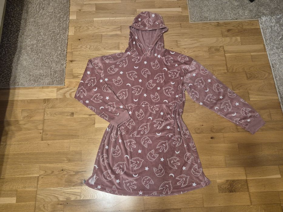 Dziecięca różowa piżama z kapturem Pepco 170