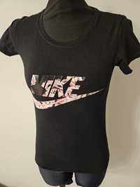 Czarna bluzka z napisem Nike r XS