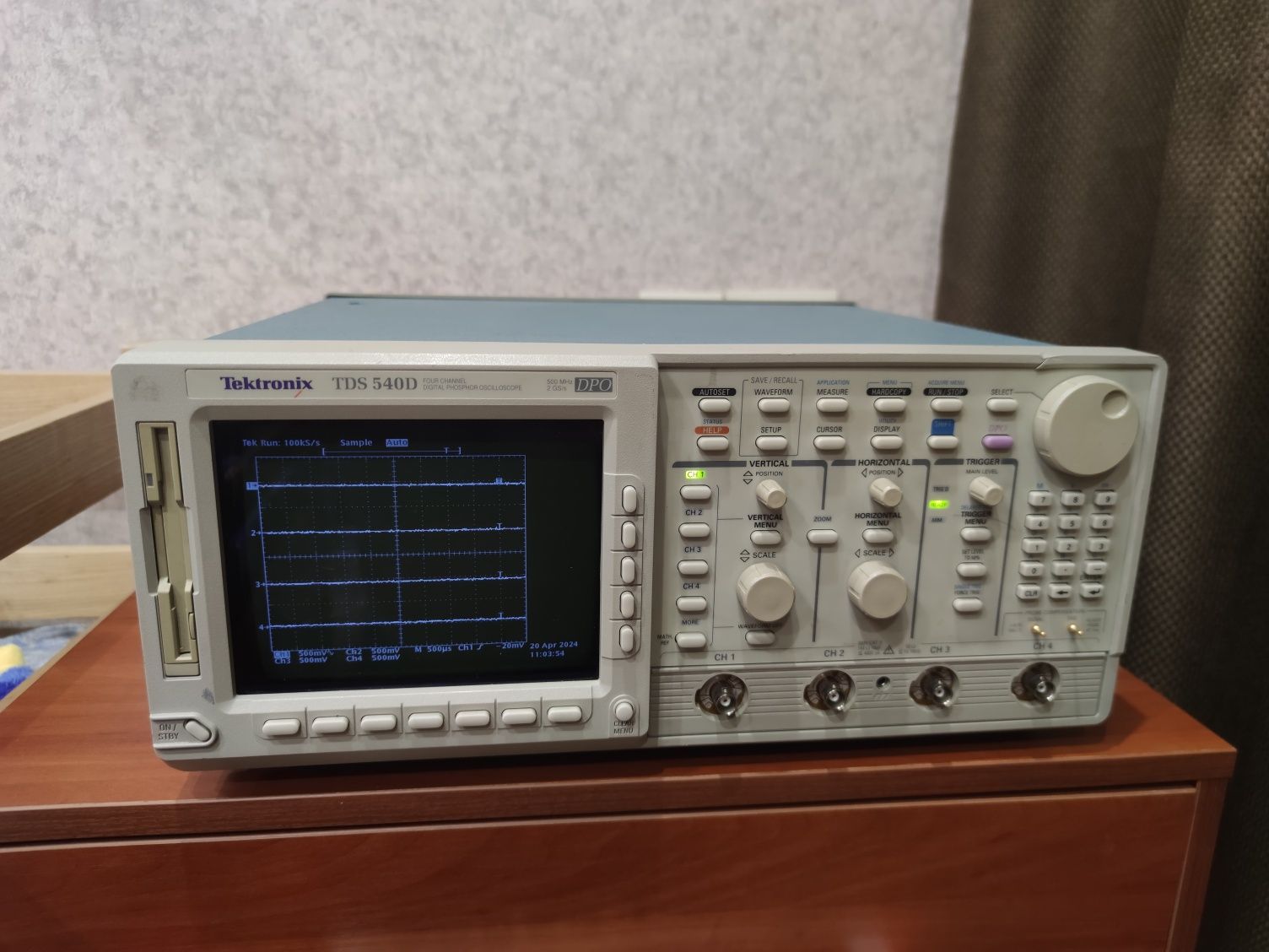 Осциллограф Tektronix TDS560/580D