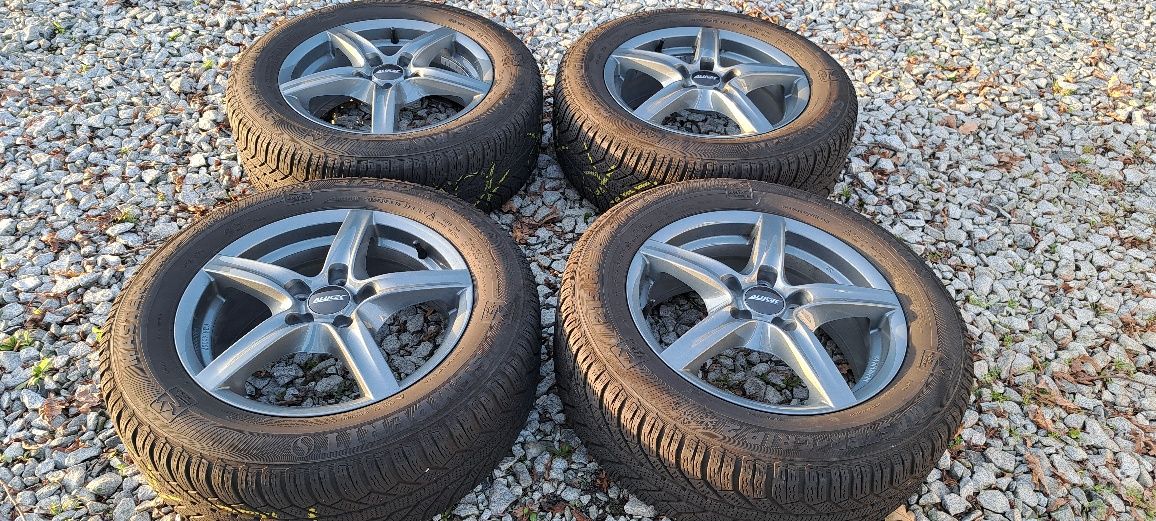Felgi aluminiowe 16" z oponami Mazda Cx 3 itp