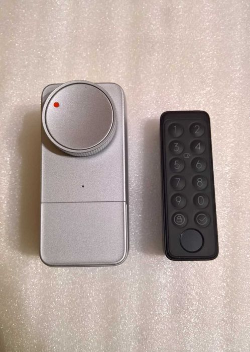 Zamek elektroniczny SwitchBot Lock Pro + Keypad Touch linie papilarne