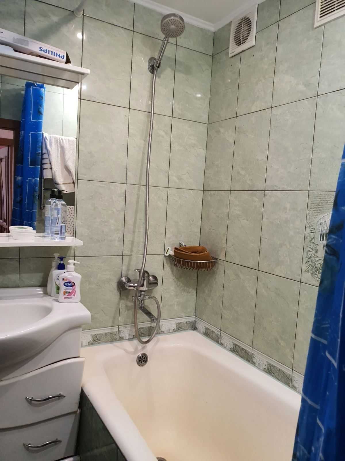 Продам 3к квартиру на Озерній Кап. ремонт!