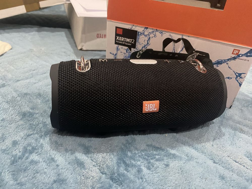 Coluna de som tipo JBL