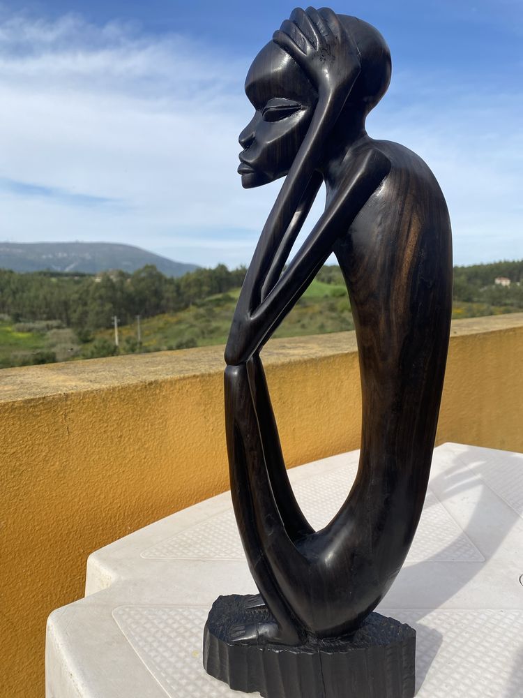 Estatueta de pau preto