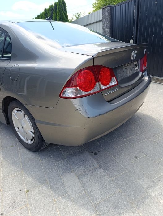 Honda Civic VIII hybrid 1,3 ima варіатор 4D