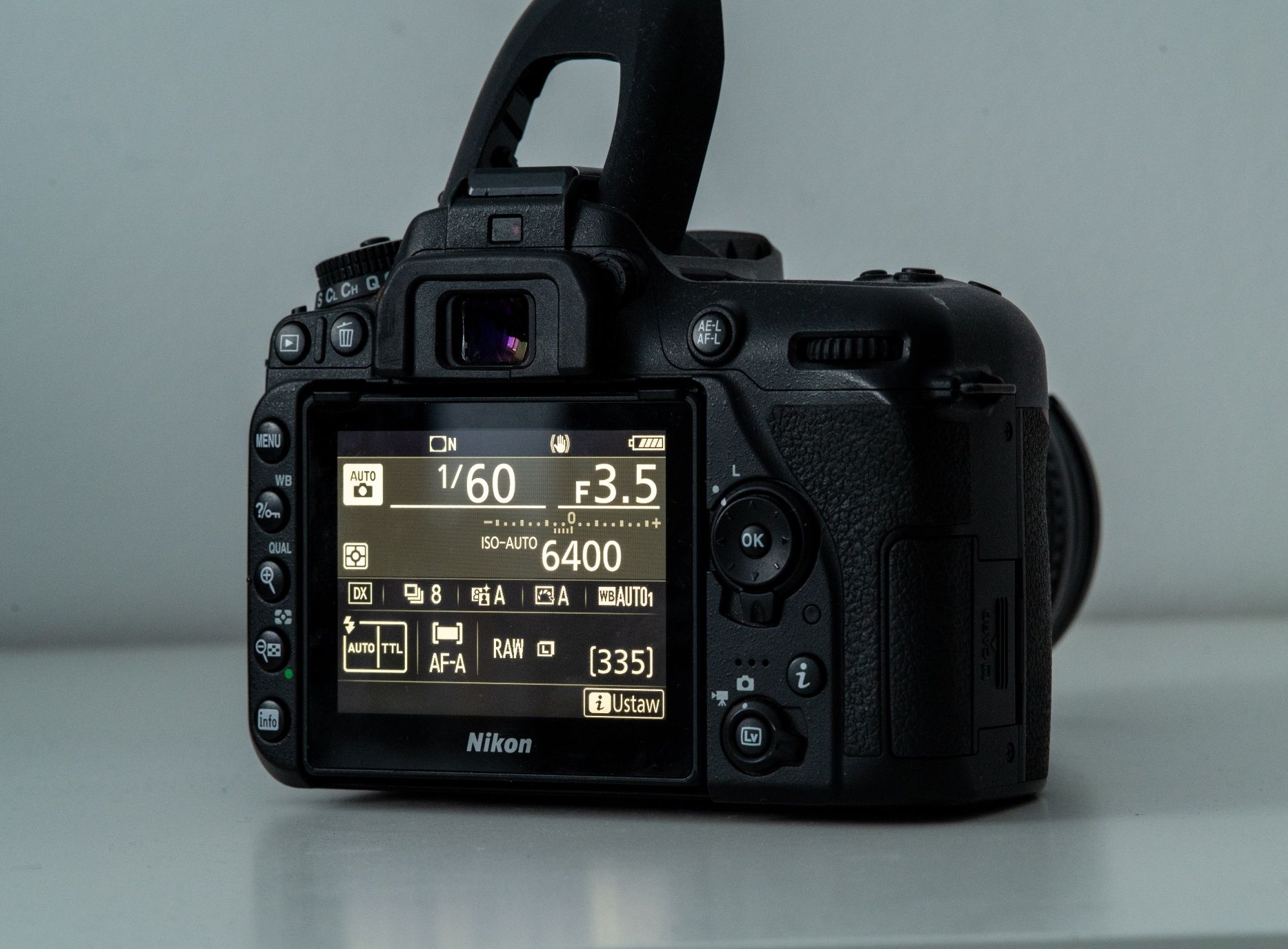 Aparat Nikon D7500 z obiektywem 18-140VR
