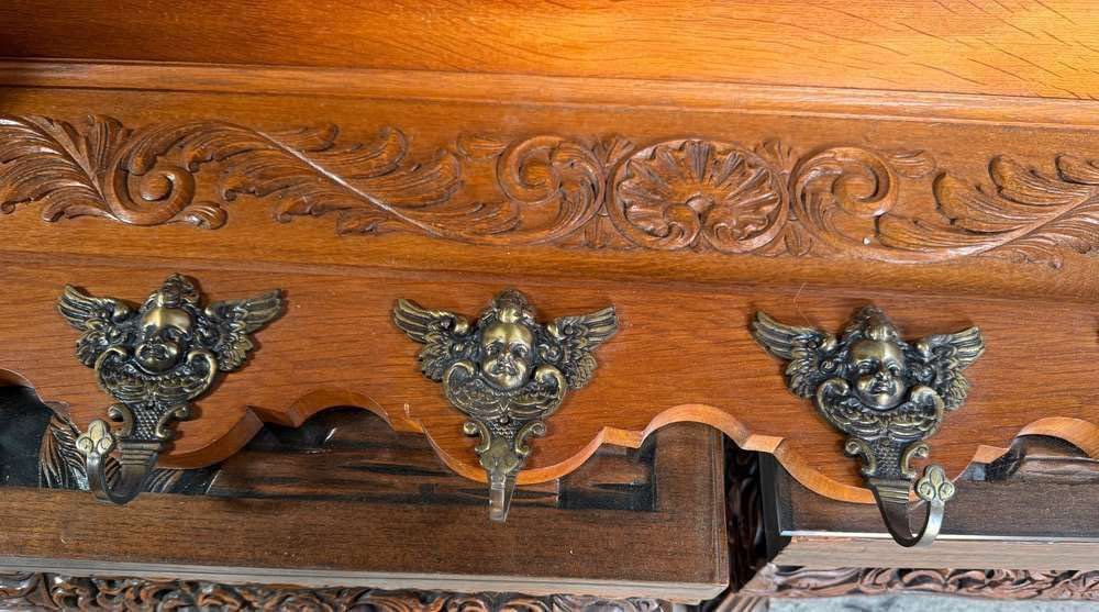 Stylowy przepiękny drewniany wieszak dl.138cm.