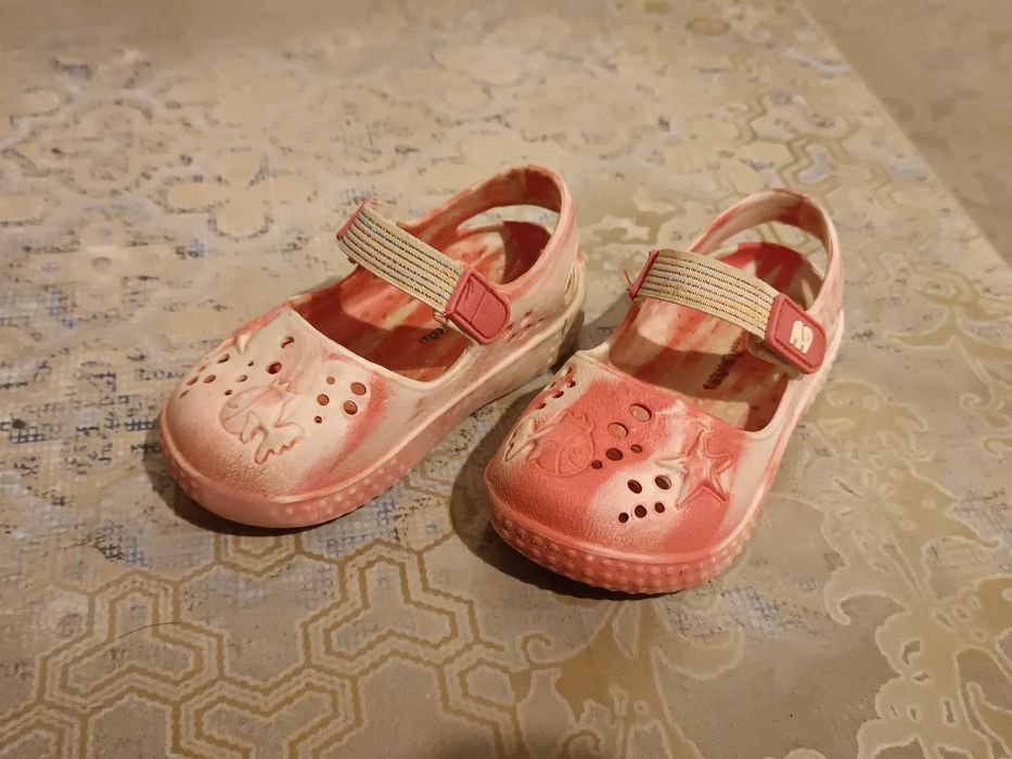 Buty dla dziewczynki rozmiar 22