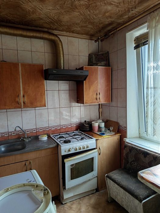Продам 2 кiм. квартиру сел. Схiдний, коло 7 маршруту