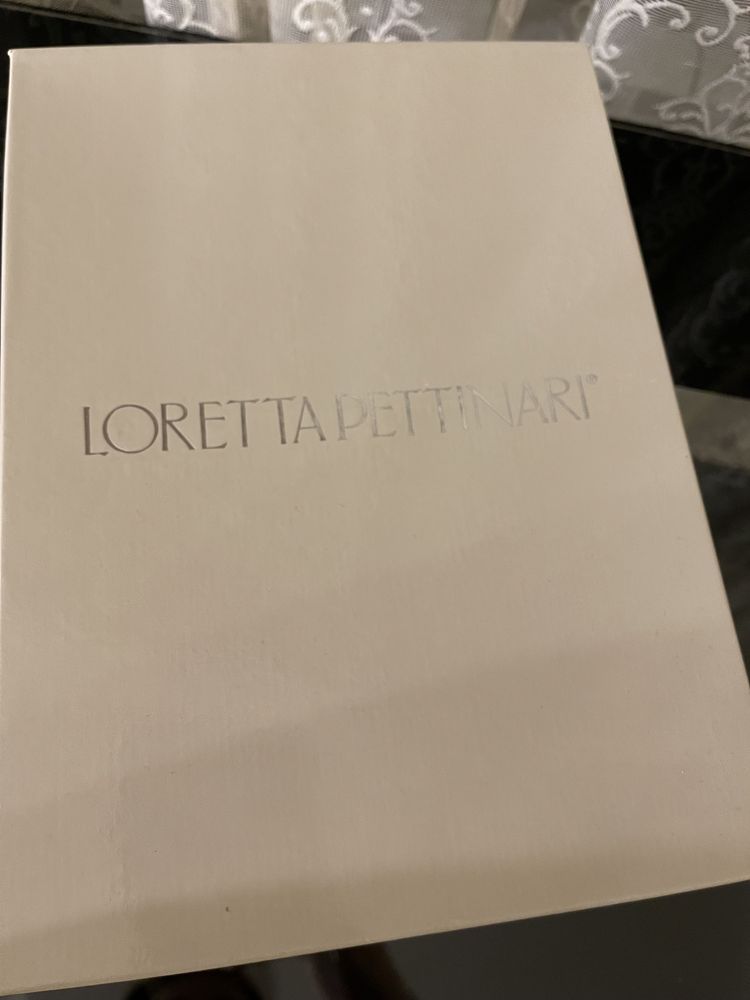 Продам итальянские кроссовки Loretta Pettinari