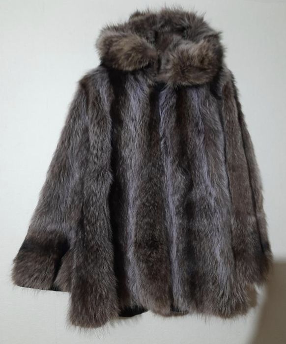 Шуба натуральна -  хутро єнот розмір M