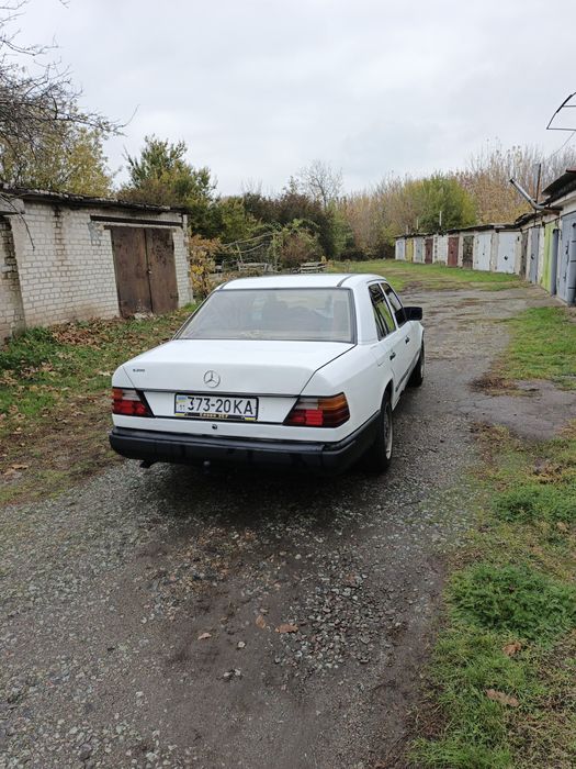 Продам Мерседес 124