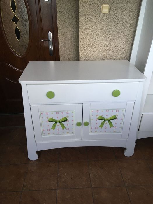 Zestaw mebli dziecięcych (komoda,regał) Pinio Parole