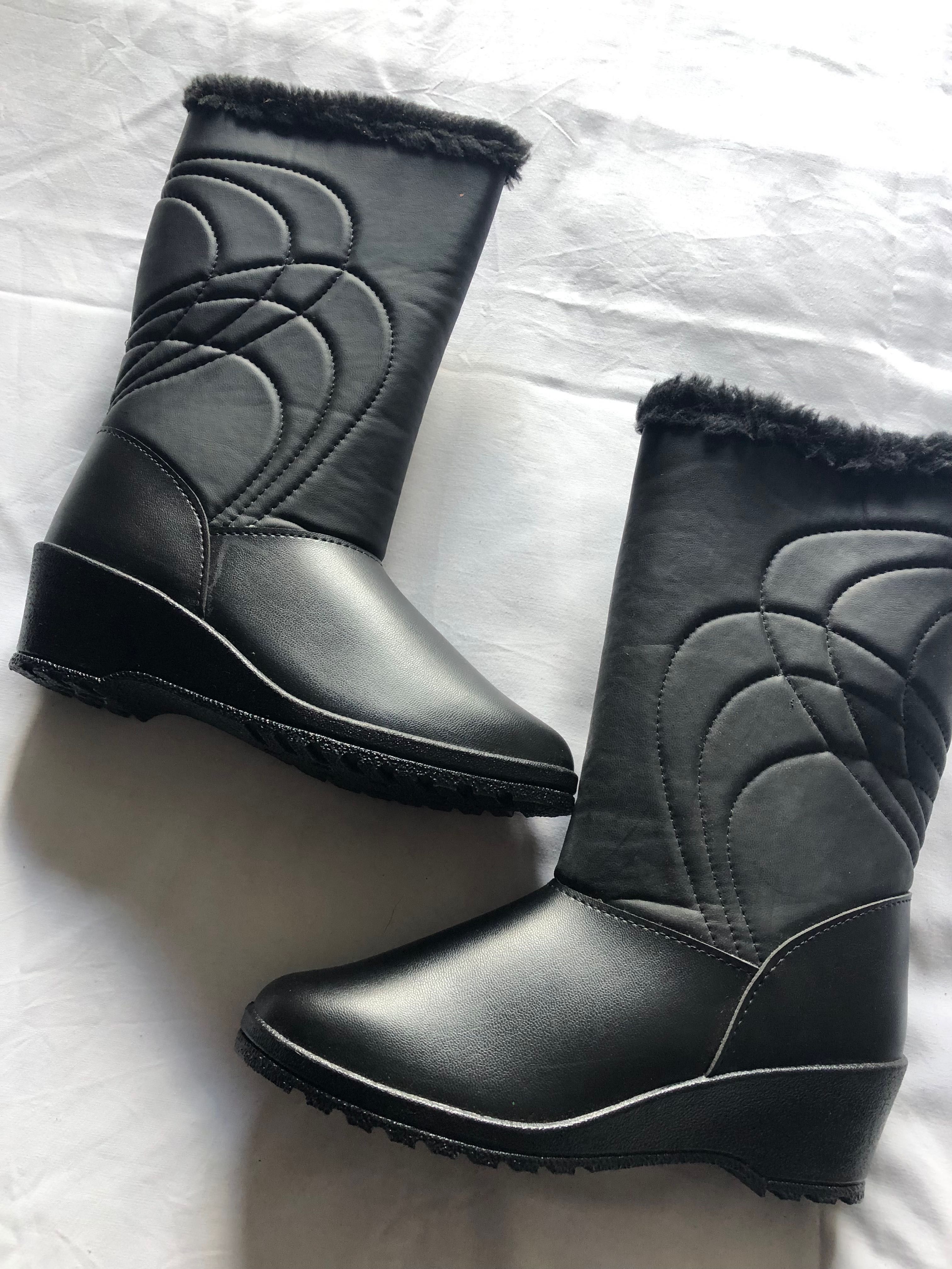 Botas com pêlo (novas)