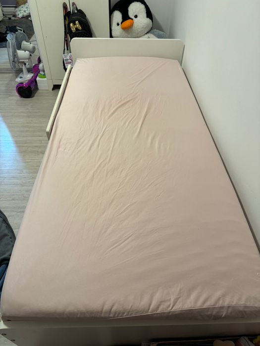 Łóżko Ikea z wysuwanym dodatkowym spaniem