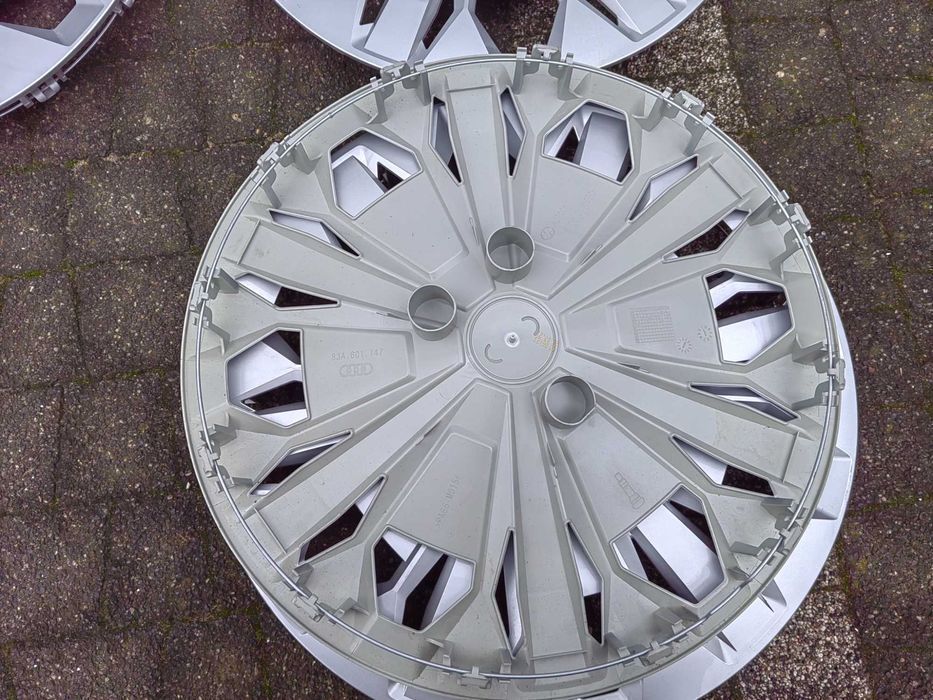 Kołpaki 17" Audi A3 A4 Q3 Q2 Q5 jak Nowe Komplet MG C