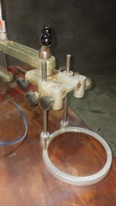 Suporte de segurança para tupias manuais.