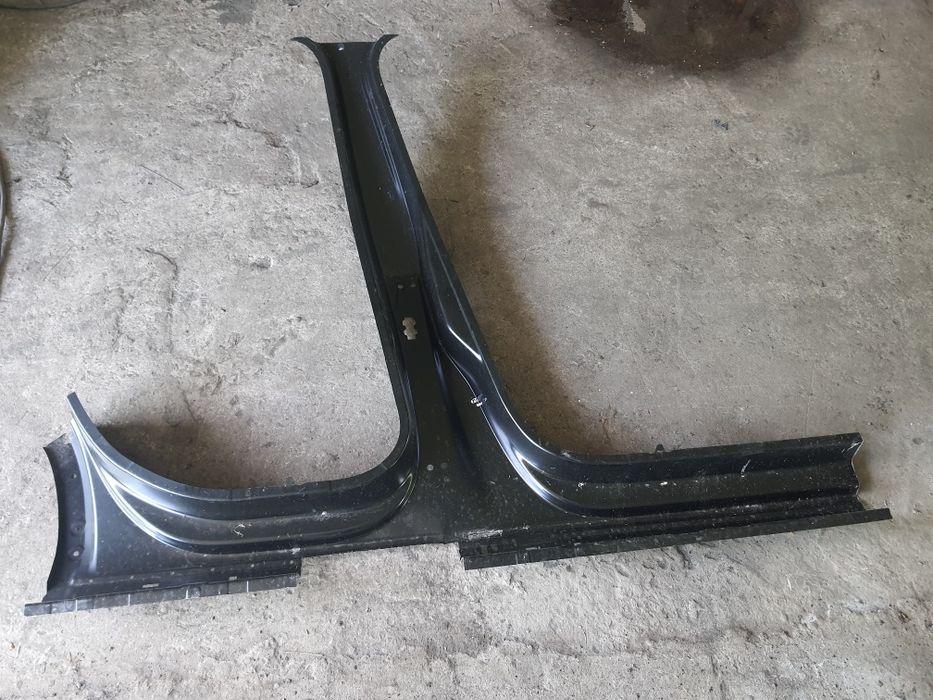 Lewe poszycie progu słupka B Audi q2